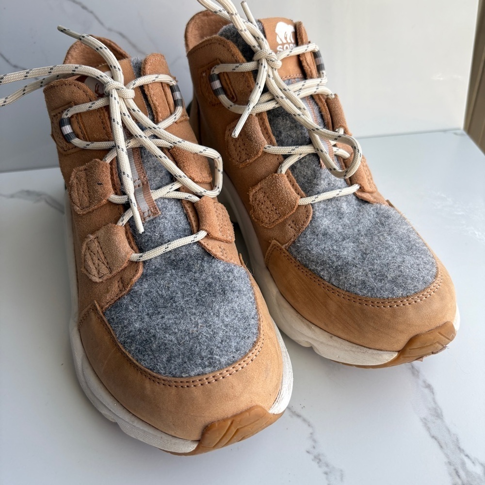 Sorel sz 7.5 Kinetic Renegade Caribou waterproof leather sneaker ankle boot - Picture 5 of 9